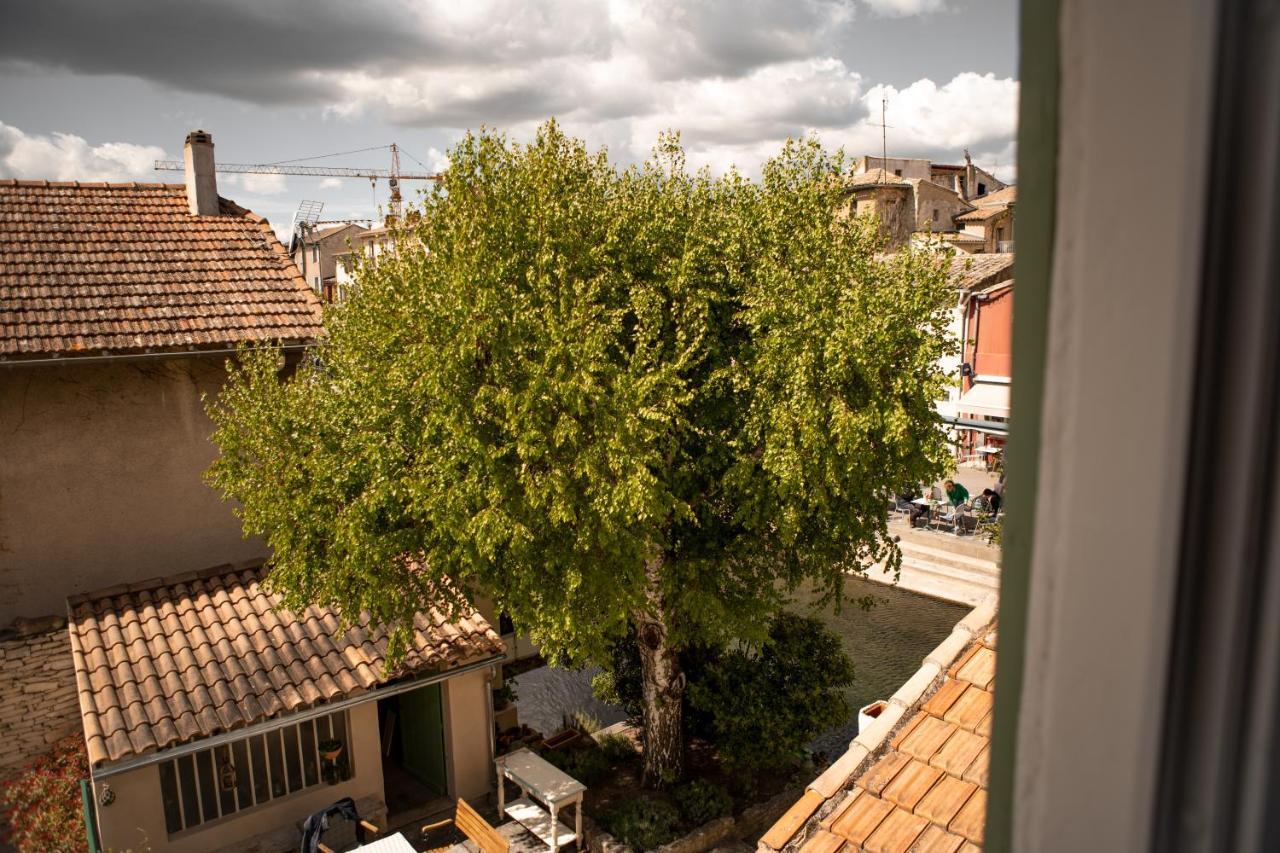 La Maison Du Bassin LʼIsle-sur-la-Sorgue Eksteriør billede
